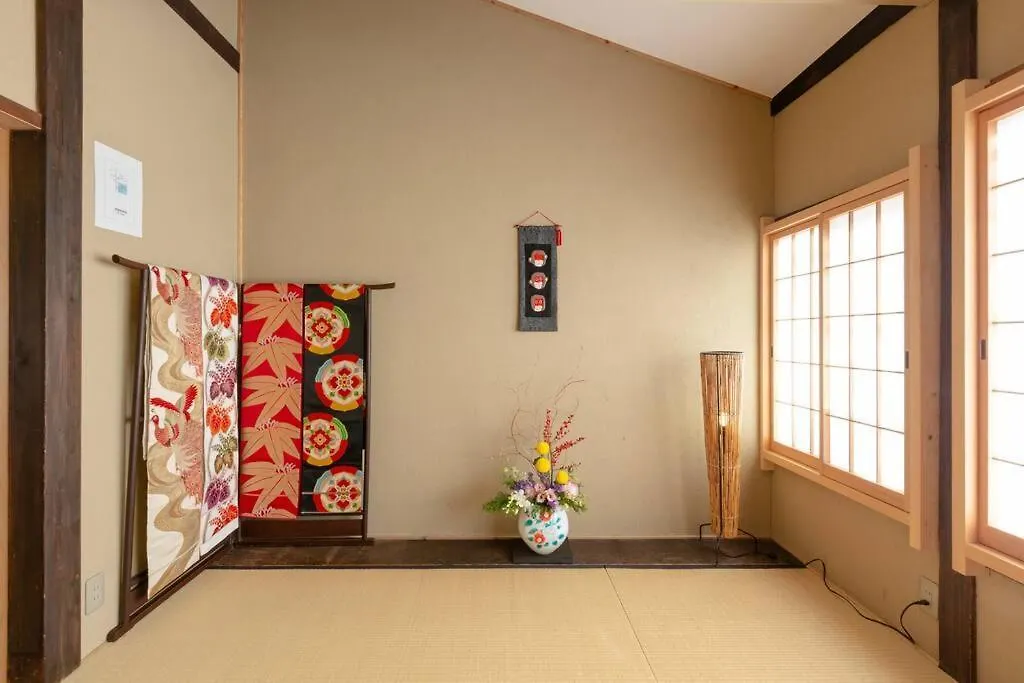 Nijo Castle, Kinkakuji.Etc 西陣・京町家の宿「三石」 Kyoto Japan