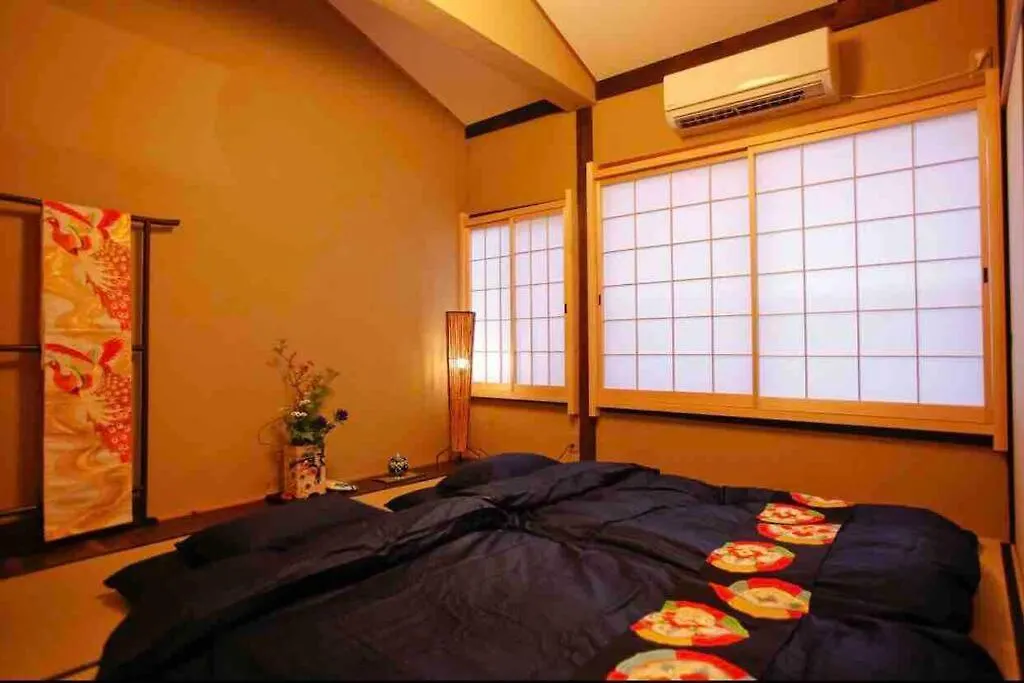 Nijo Castle, Kinkakuji.Etc 西陣・京町家の宿「三石」 Kyoto Villa