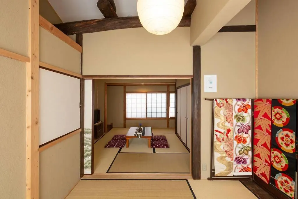 Nijo Castle, Kinkakuji.Etc 西陣・京町家の宿「三石」 Kyoto Villa