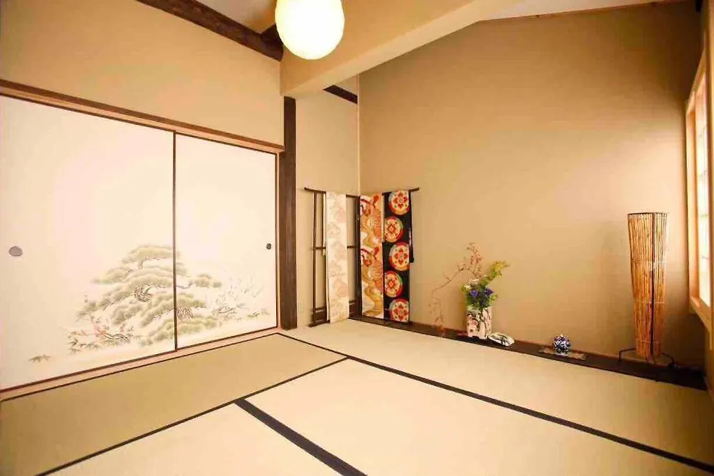 Nijo Castle, Kinkakuji.Etc 西陣・京町家の宿「三石」 Kyoto Villa