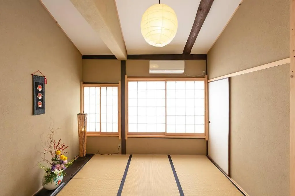 Nijo Castle, Kinkakuji.Etc 西陣・京町家の宿「三石」 Kyoto Japan